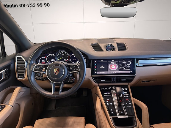 Porsche Cayenne 16 of 29
