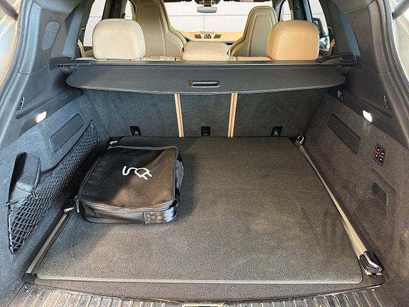 Porsche Cayenne 29 of 29