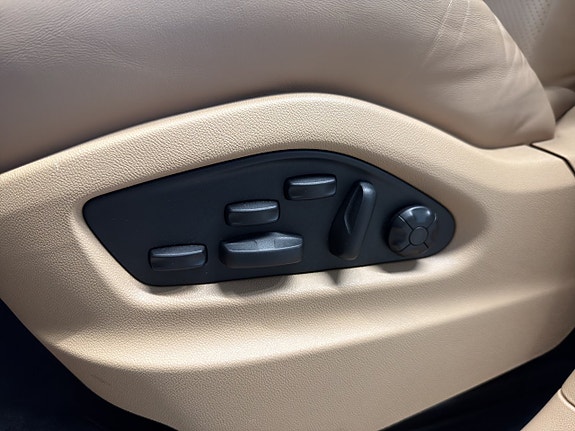 Porsche Cayenne 26 of 29