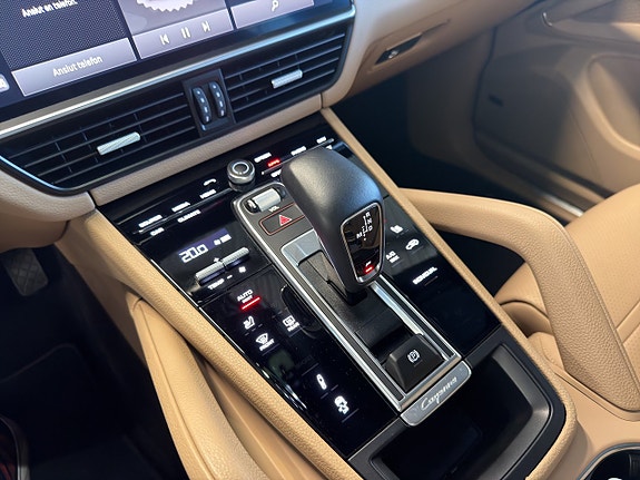 Porsche Cayenne 17 of 29