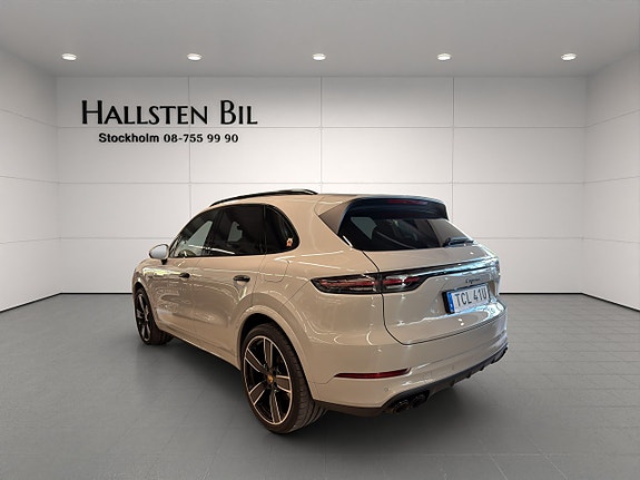 Porsche Cayenne 5 of 29