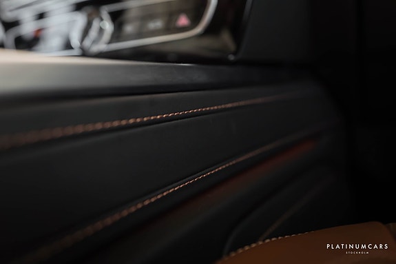 Mercedes-Benz G63 19 of 28