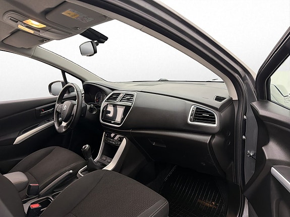 Suzuki S-Cross 23 of 30