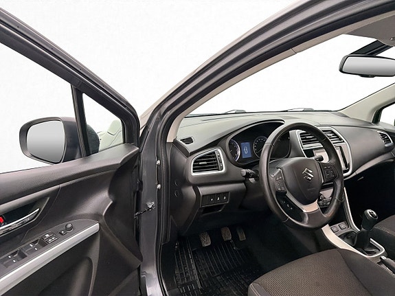 Suzuki S-Cross 11 of 30
