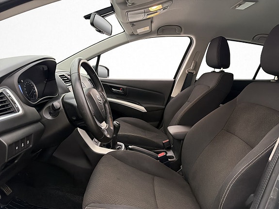 Suzuki S-Cross 12 of 30