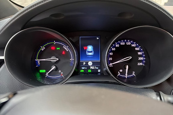 Toyota C-HR 16 of 21