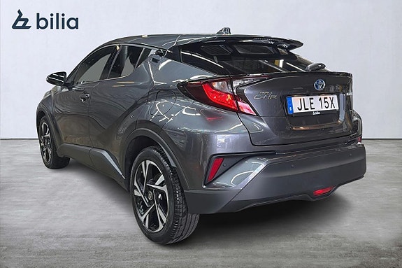 Toyota C-HR 2 of 21