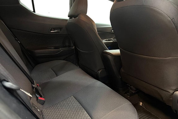 Toyota C-HR 9 of 21