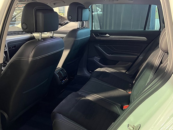Volkswagen Passat 13 of 18