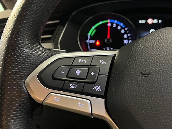 Volkswagen Passat 7 of 18
