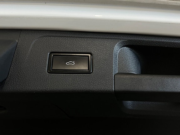 Volkswagen Passat 15 of 18
