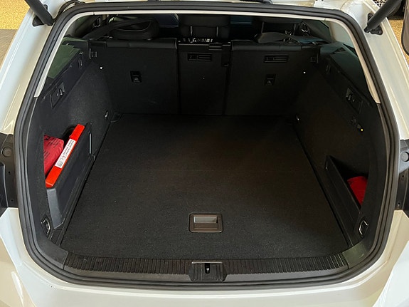 Volkswagen Passat 14 of 18