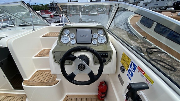 Bella 600 DC Mercruiser 3.0 2011 11 of 14