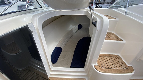 Bella 600 DC Mercruiser 3.0 2011 12 of 14