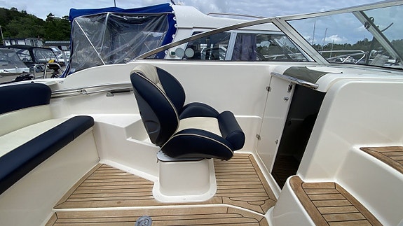 Bella 600 DC Mercruiser 3.0 2011 8 of 14