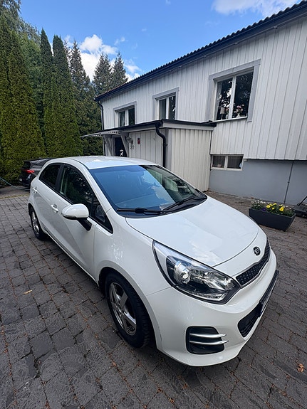 Kia Rio 4 of 8