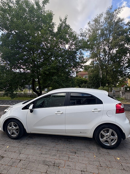 Kia Rio 5 of 8