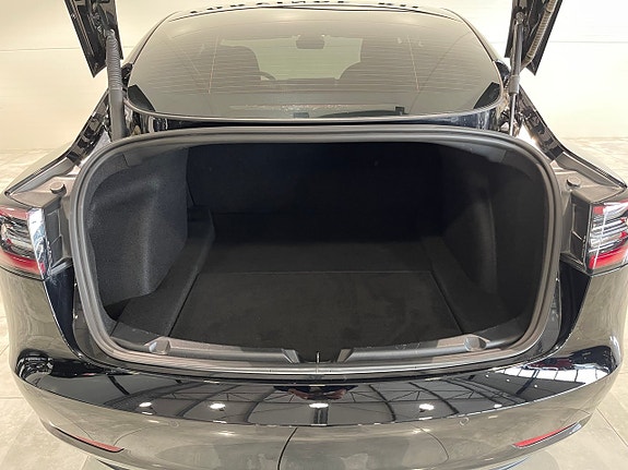 Tesla Model 3 23 of 25