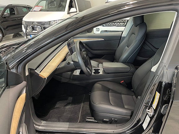 Tesla Model 3 8 of 25