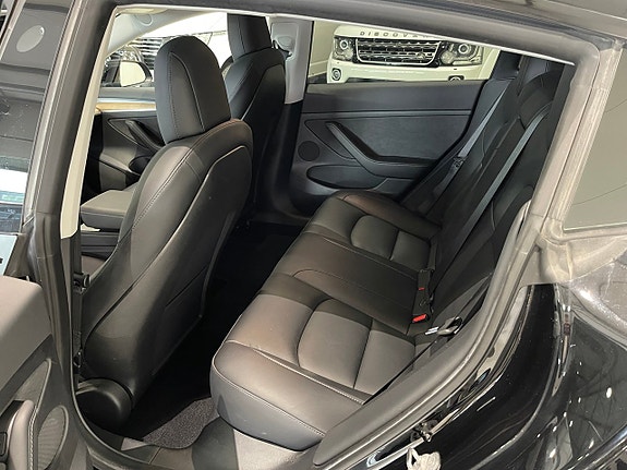Tesla Model 3 17 of 25