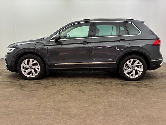 Volkswagen Tiguan 3 of 25