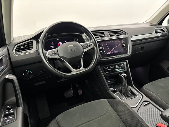 Volkswagen Tiguan 16 of 25