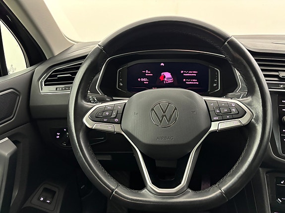 Volkswagen Tiguan 17 of 25