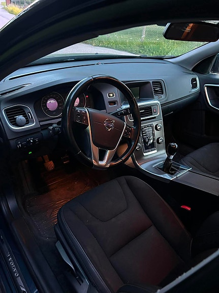 Volvo V60 4 of 4