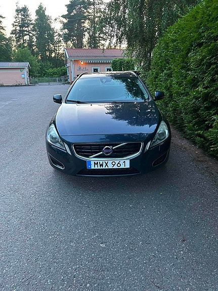 Volvo V60 3 of 4
