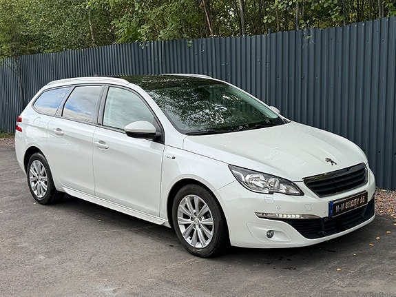 Peugeot 308 SW 7 of 15