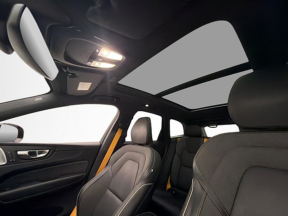 Volvo XC60 12 of 30