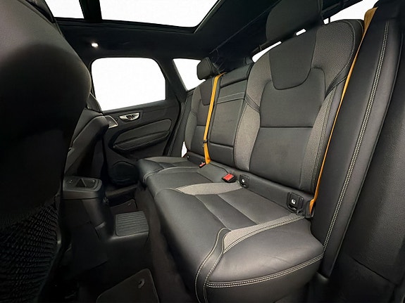 Volvo XC60 15 of 30