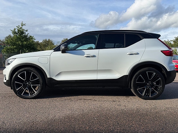 Volvo XC40 7 of 12
