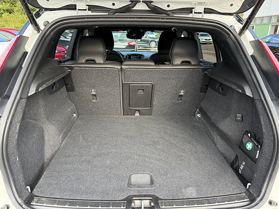 Volvo XC40 12 of 12