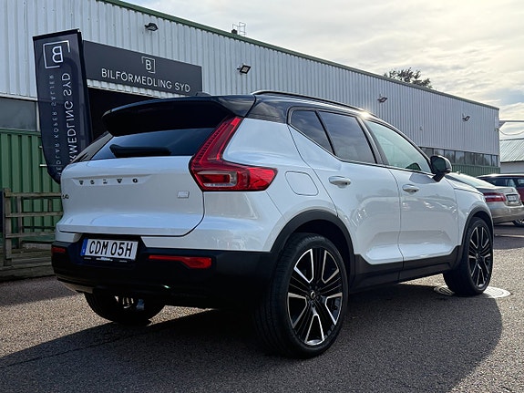 Volvo XC40 4 of 12
