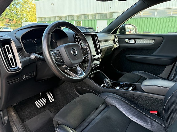 Volvo XC40 9 of 12