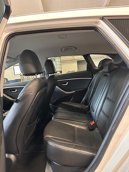 Hyundai i30 6 of 10