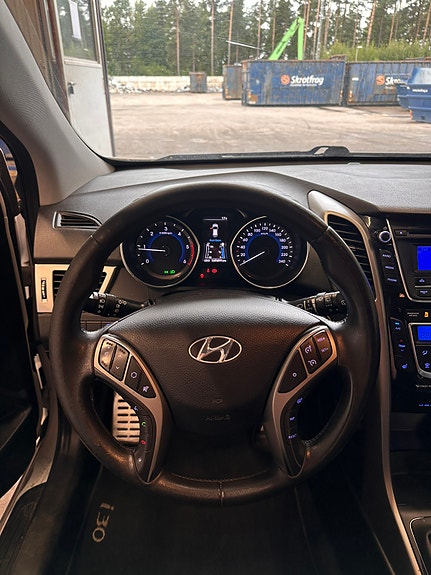 Hyundai i30 8 of 10