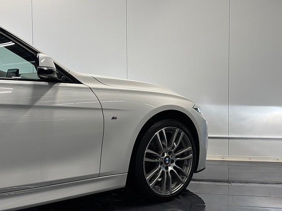 BMW 320d 12 of 29