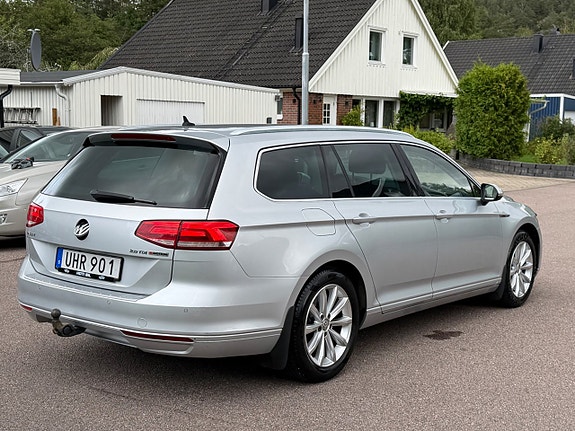 Volkswagen Passat 5 of 16