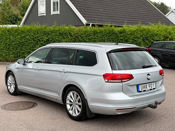 Volkswagen Passat 6 of 16