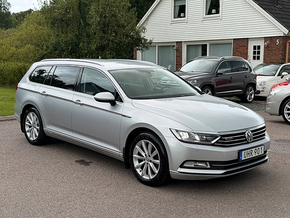 Volkswagen Passat 2 of 16