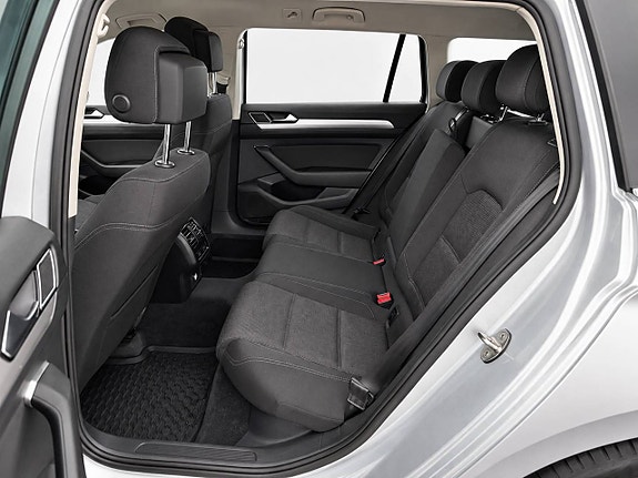 Volkswagen Passat 11 of 14