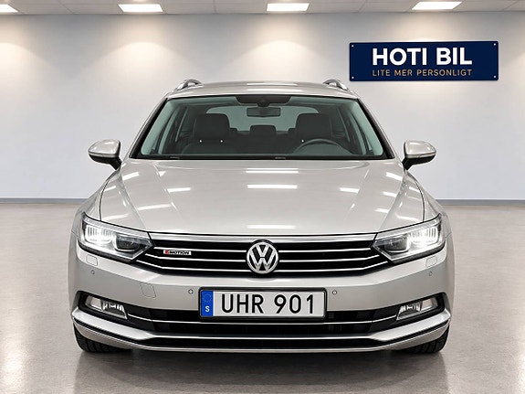 Volkswagen Passat 4 of 14