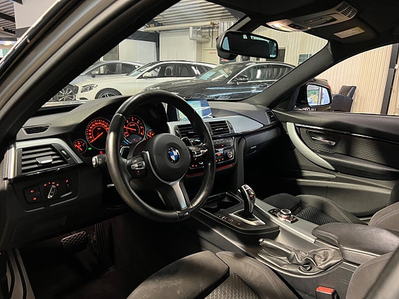 BMW 320 3 of 15