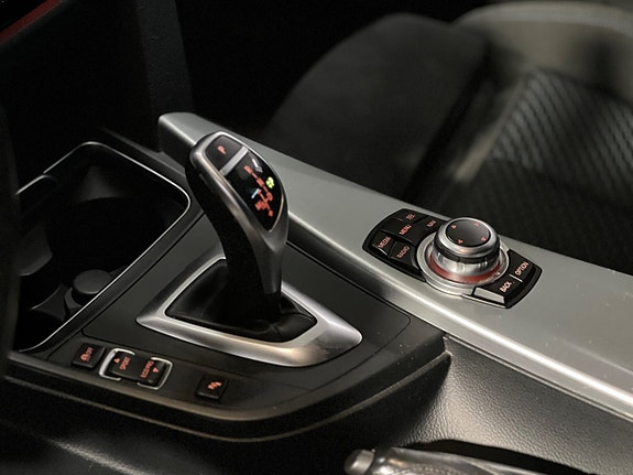 BMW 320 6 of 15