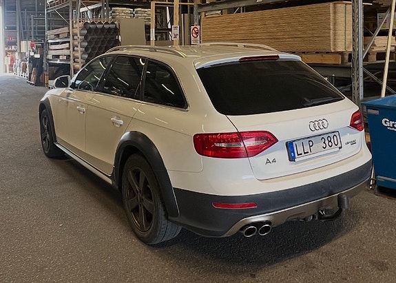Audi A4 allroad 2 of 4