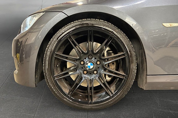BMW 330d 17 of 18