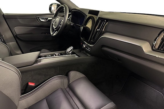 Volvo XC60 10 of 14