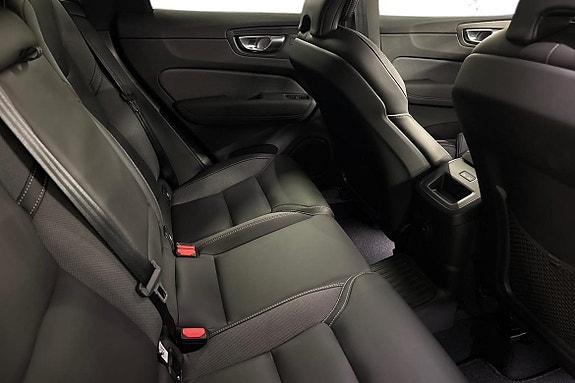 Volvo XC60 11 of 14